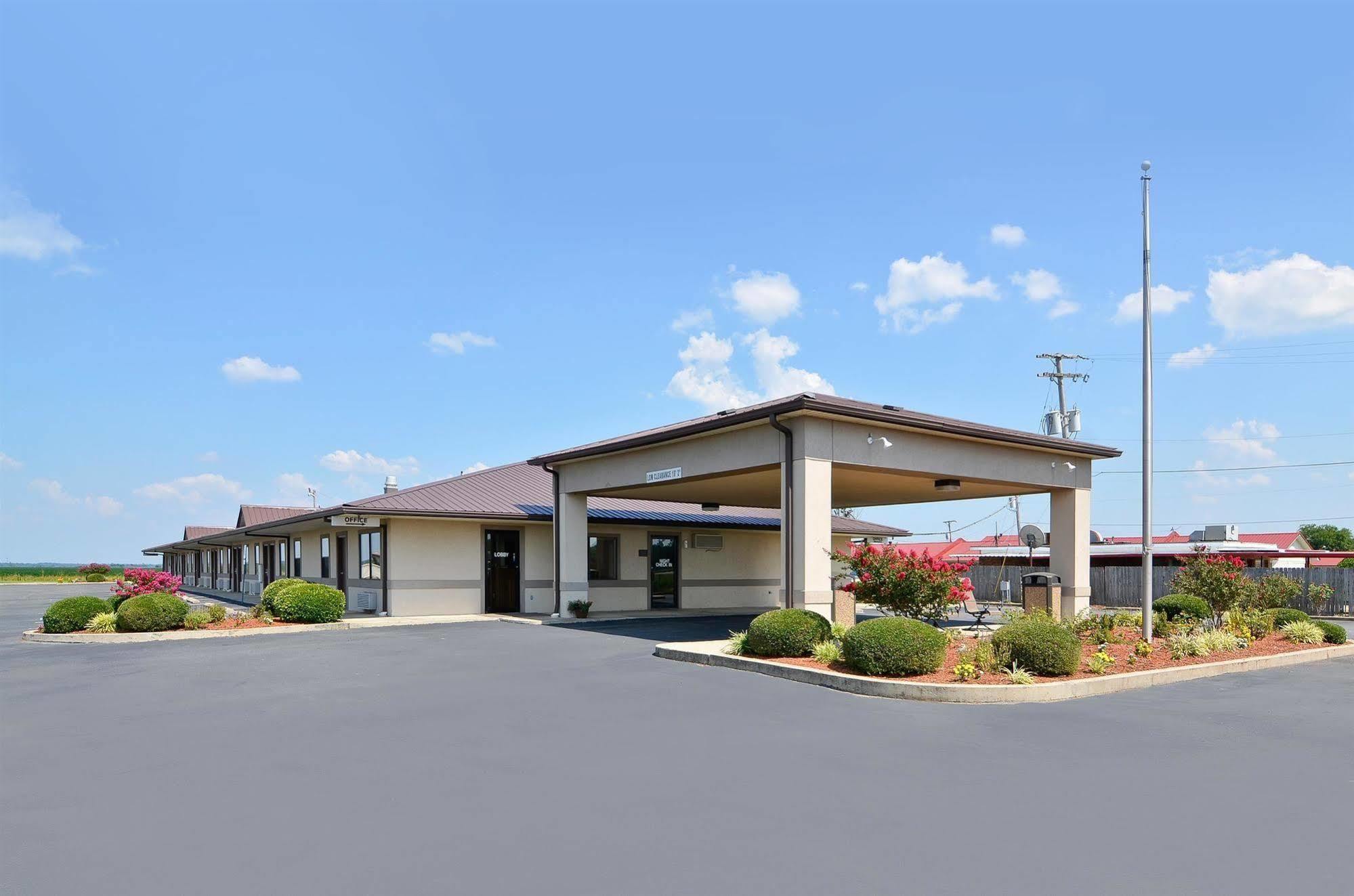 Super 8 By Wyndham Mcgehee Hotel Exterior foto